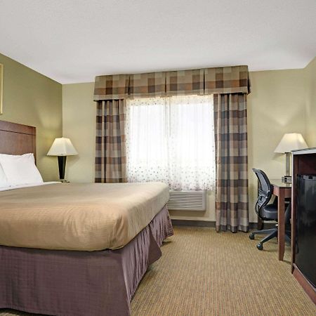 Super 8 By Wyndham Monticello Hotel Eksteriør billede