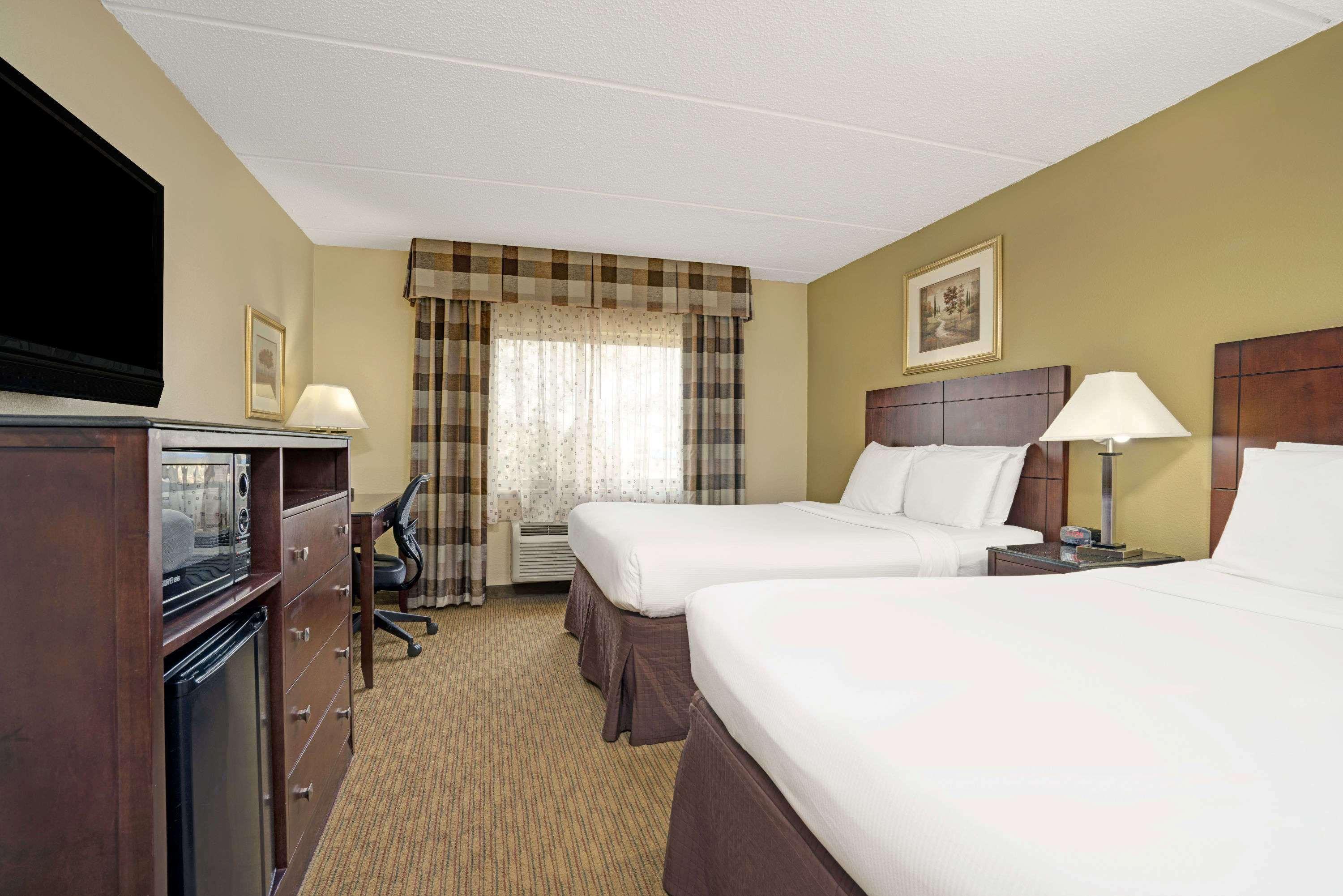 Super 8 By Wyndham Monticello Hotel Eksteriør billede