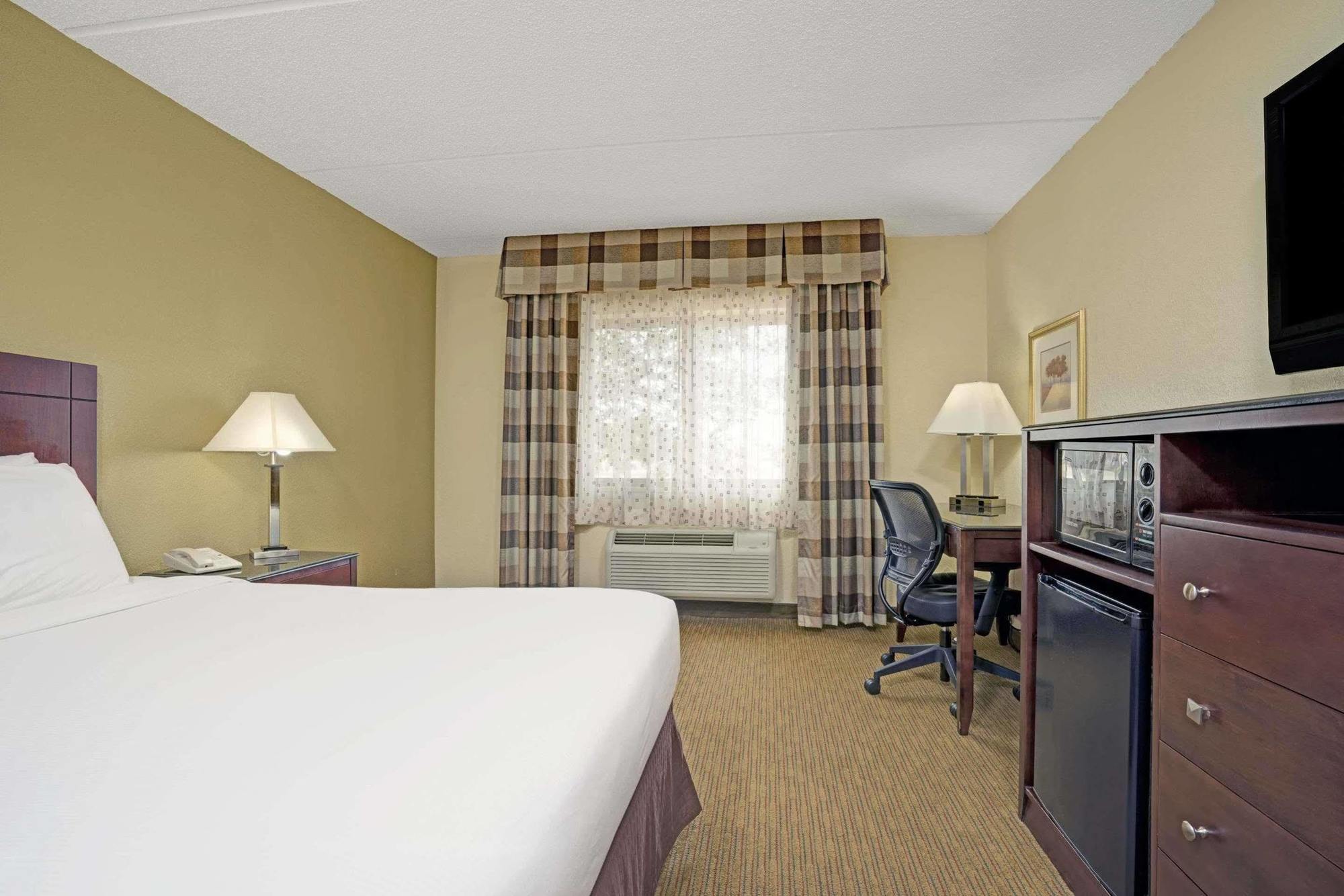 Super 8 By Wyndham Monticello Hotel Eksteriør billede